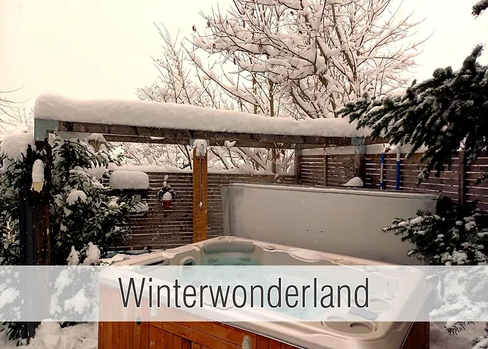Huette41: Ganze Huette Nah Am Mit Privatem Whirlpool, Sauna. Umzaeunt. * Waldkirchen