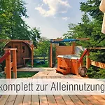 Tatil Evi Huette41: Ganze Huette Nah Am Mit Privatem Whirlpool, Sauna. Umzaeunt. Waldkirchen