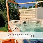 Huette41: Ganze Huette Nah Am Mit Privatem Whirlpool, Sauna. Umzaeunt. Feriehus