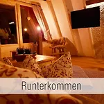 Tatil Evi Huette41: Ganze Huette Nah Am Mit Privatem Whirlpool, Sauna. Umzaeunt.