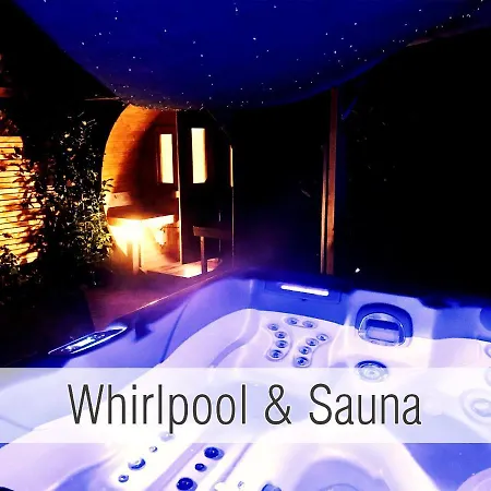 Holiday home Huette41: Ganze Huette Nah Am Mit Privatem Whirlpool, Sauna. Umzaeunt.
